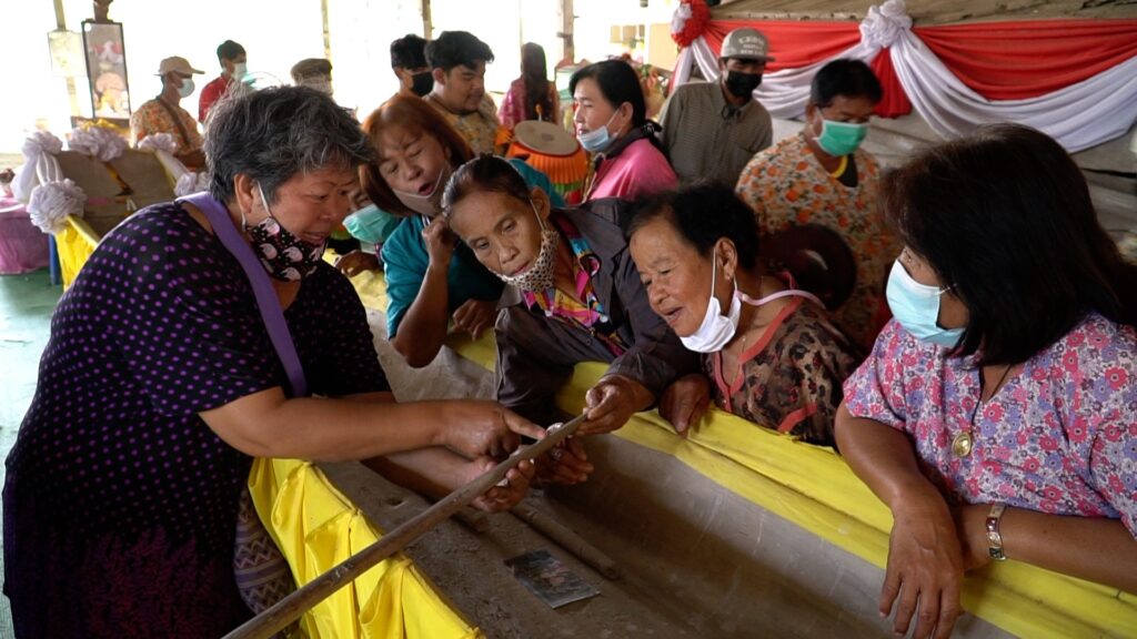 เรือแม่ตะเคียนทองสันล่า
