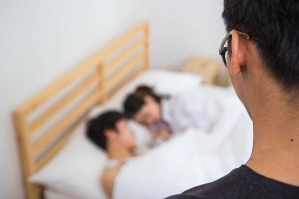 ฝันว่าแฟนนอกใจ โมโหมาก