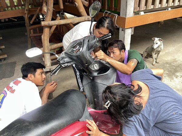 แห่ส่องเลขเด็ด