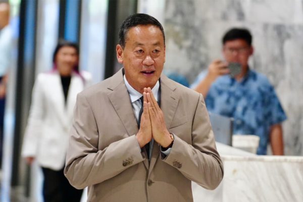 เศรษฐา ทวีสิน