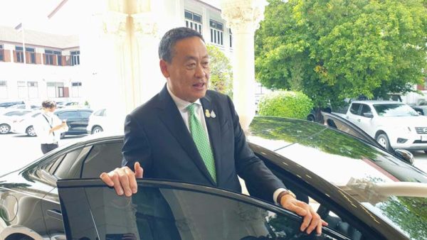 ส่องเลขทะเบียนรถอีวีป้ายแดง นายกฯ