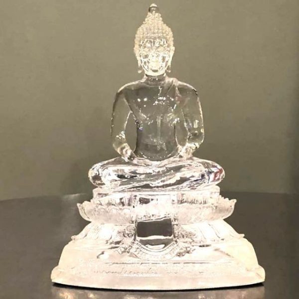 ฝันเห็น พระพุทธ รูป เลขเด็ด - "Dreaming of seeing a large Buddha statue, lucky numbers"