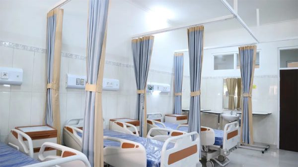 ฝันว่าไปโรงพยาบาลร้าง - "Dreamed of going to an abandoned hospital"