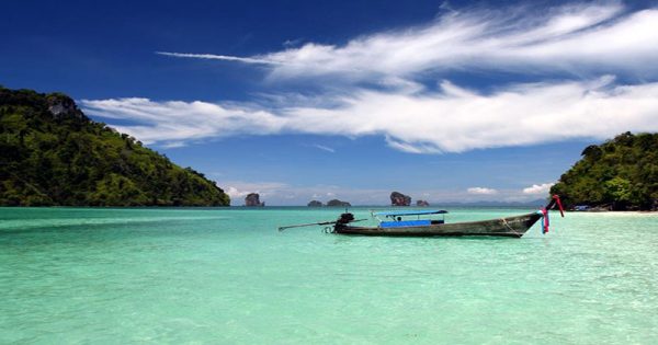 ฝันเห็นทะเลสีเขียวมรกต