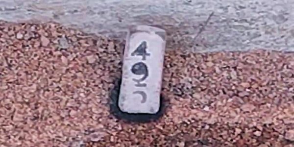 เลขเด็ดพระพุทธรูปมีตุ่มขึ้น -"Lucky number Buddha statue has a bump."
