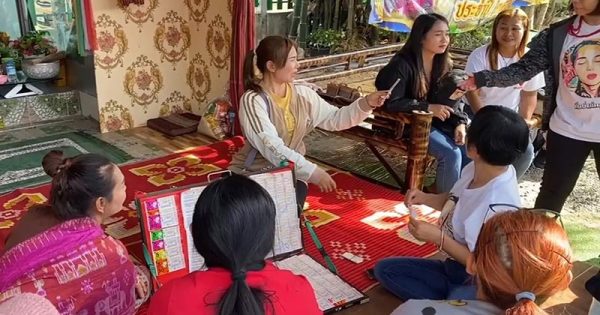 ศาลยายผัน - " yai-phan-shrine "