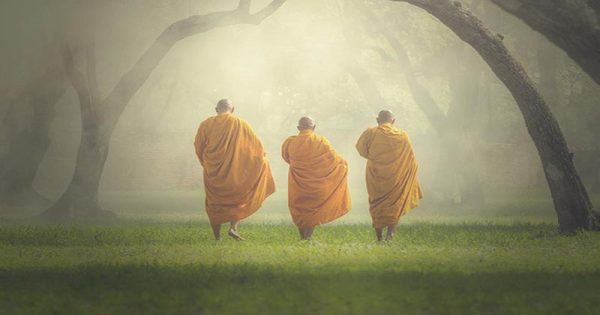เลขเด็ดฝันเห็นนักบวช - " Lucky numbers for dreaming about seeing a priest "