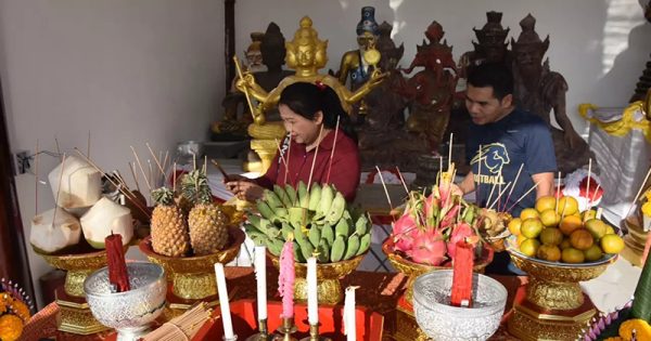 ศาลบรมครูปู่ฤาษีพ่อแก่ เลขเด็ด - "Shrine of Borom Khru Pu Ruesi Father Kae - lucky numbers"