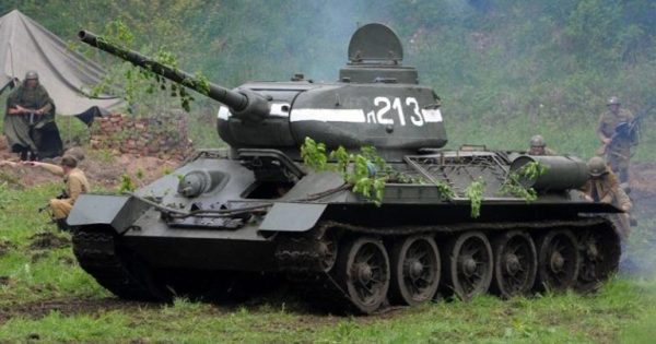 ฝันเห็นรถถังทหาร-"Dream of seeing a tank"