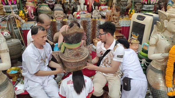 เลขเด็ดงวดนี้ ไทยรัฐ -"Lucky numbers for this period Thairath"