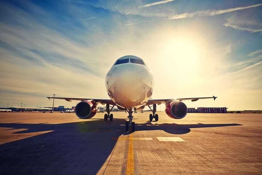 ฝันเห็นเครื่องบินลงจอด-"Dream of seeing a plane land"