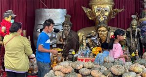 เลขปู่ฤาษีพรหมเมศ -"Grandfather Ruesi Phrommet's number"