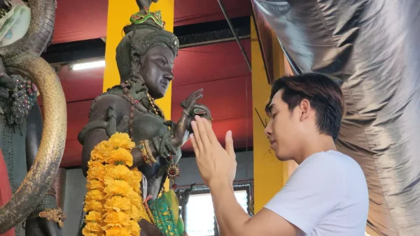 พ่อปู่ศรีสุทโธ แม่ย่าศรีปทุมมา - "Grandfather Srisuttho Mother Ya Sripatumma"