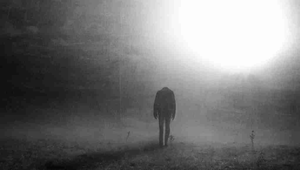 ฝันว่าแม่ไม่มีหัว-"I dreamed that my mother had no head."