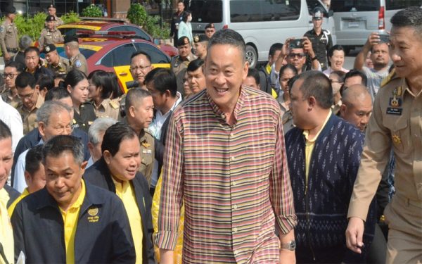 เลขเด็ด ทะเบียนรถนายก-"Lucky numbers for the Prime Minister's car license plate"