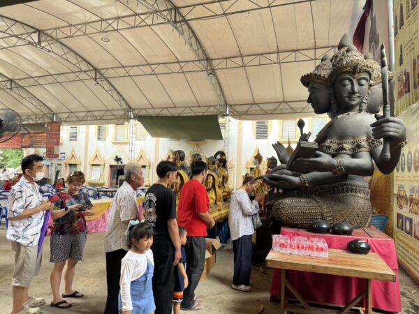 วัดสว่างอารมณ์ จ.นครปฐม